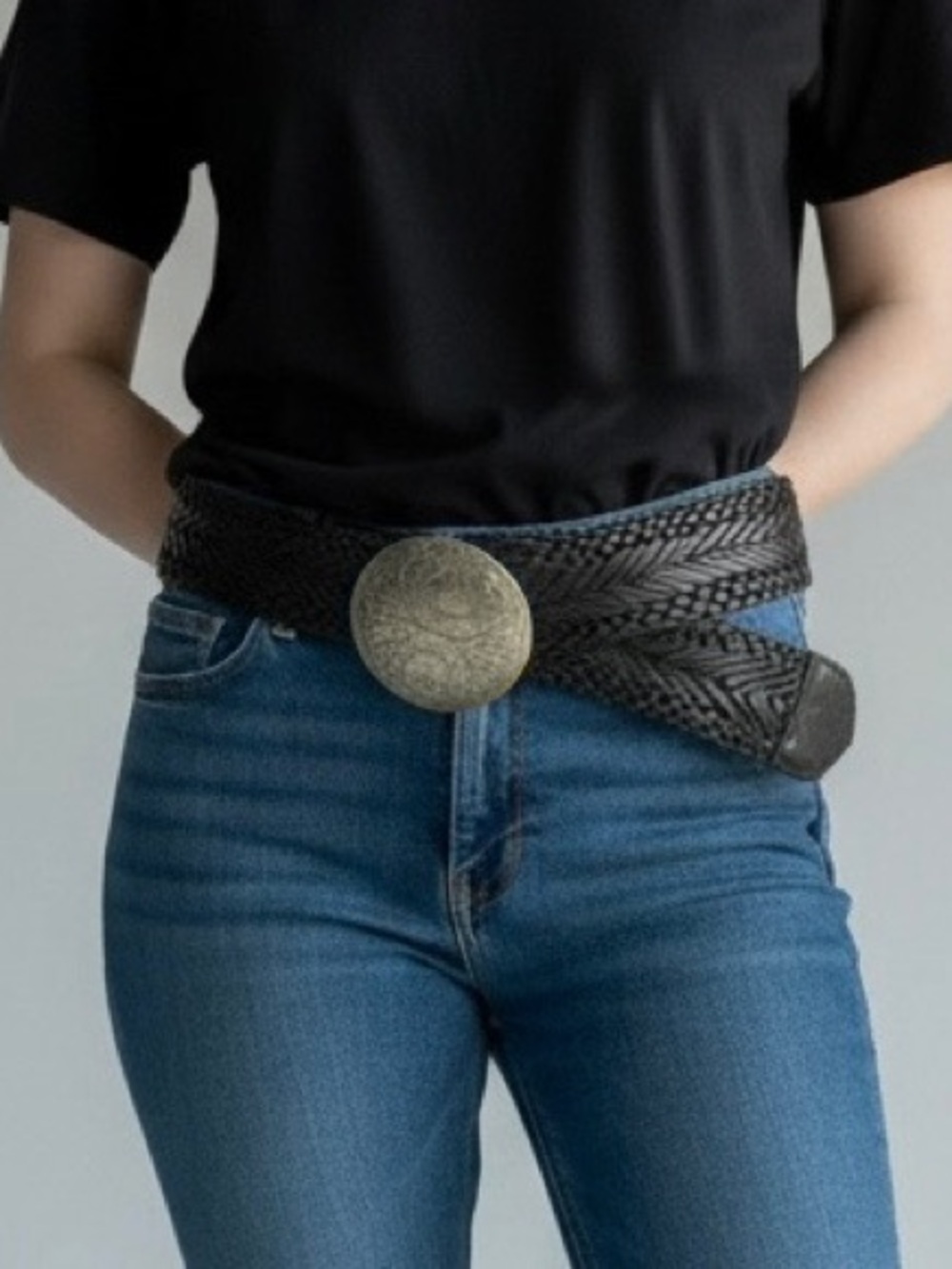 Vintage Wide Black Woven Leather Belt Gold Medallion Buckle Boho Western  M/L - Picture 2 of 9